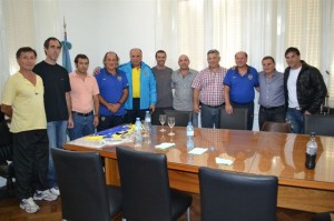 Directivos y exjugadores del Club Boca Juniors estuvieron con el Intendente.