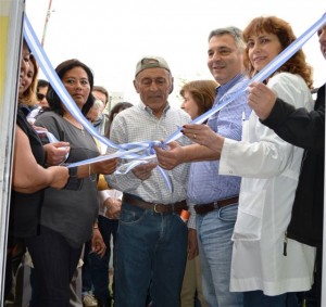 Barrientos inauguró ampliaciones en Centro de Salud.