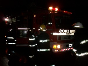 Bomberos Voluntarios de Chivilcoy trabajaron en el lugar del accidente.