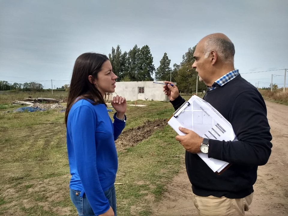 Funcionarios de Casa de Tierras en Rawson