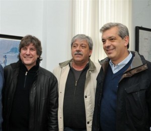 Julián Domínguez, Eduardo Buzzi y Amado Boudou en la firma del acta para la construcción del monumento al Grito de Alcorta.