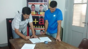 Moro e Iglesias firmando el proyecto.