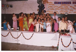 Promoción 2003 durante su Baile de Egresados. 
