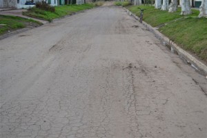 Otra imagen de las roturas en avenida Chacabuco.