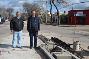 Barrientos recorrió las obras de Avenida Garay.