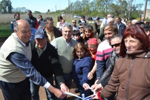 Barrientos inauguró cloacas en el Barrio Las Marías.