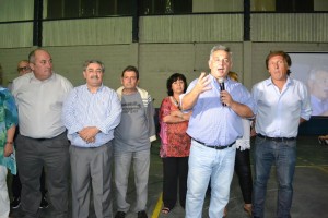 Barrientos saludó a los trabajadores municipales.