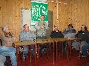 Barrientos en el Sindicato de Trabajadores Municipales de Chacabuco.