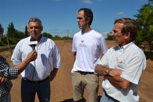 Barrientos en la obra de la pista de ciclismo en Chacabuco.