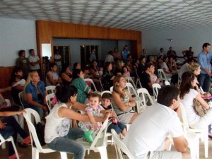 Imagen de los asistentes al acto de entrega de certificados.