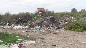 Basural clandestino en Chacabuco.