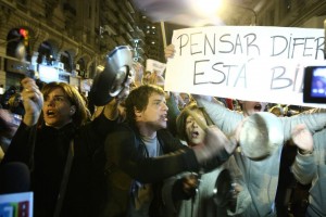 Cacerolazo por segundo día consecutivo.