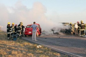 Seis muertos por el choque frontal de dos autos sobre la ruta provincial 85.