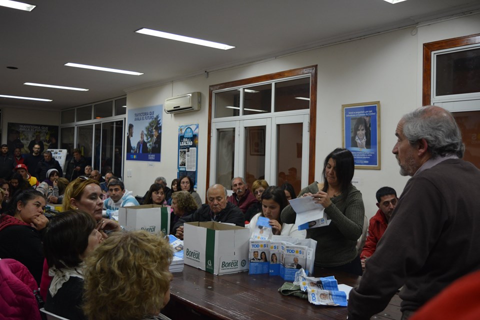 Preparan el acto del cierre de campaña.