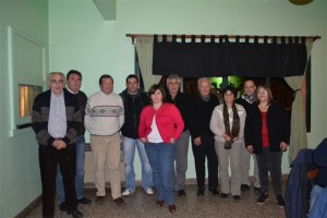 Miembros de la actual CD, junto al primer secretario de la Institución, Carlos Quevedo.