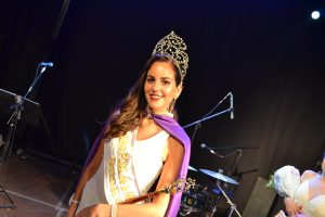 Paula Burcez, de Chivilcoy, que representaba a la Pileta del Club Sarmiento de Rawson, fue elegida Reina de la 34º Fiesta Provincial de la Primavera.