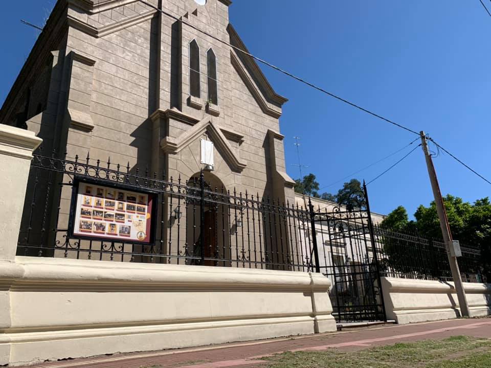 Imagen actual del frente de la iglesia de Rawson
