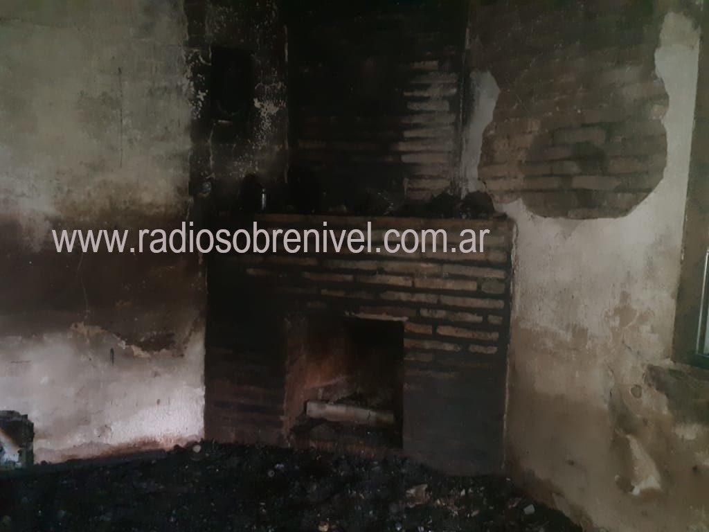 Pérdidas totales ocasionó incendio en vivienda de Castilla
