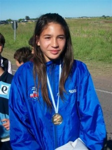 Por segundo año consecutivo Irina trae a Rawson una medalla de oro.