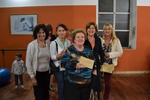 El Hogar de Ancianos recibe su premio.