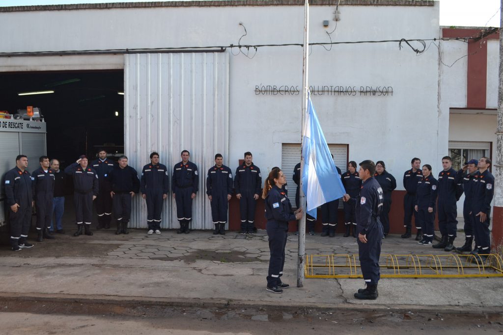 Izamiento de la bandera argentina