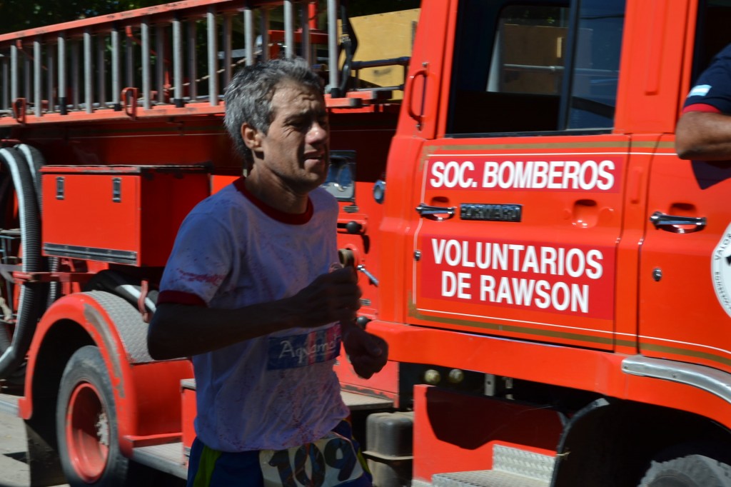 Adelanto: 8/3/15- Carlos Osola, de Bragado, ganó la 8º Maratón 130 Aniversario de Rawson, sobre una distancia de 10 kilómetros.
