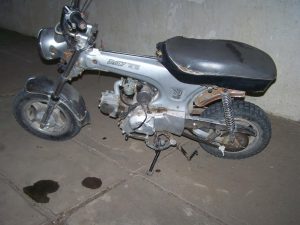 La motocicleta marca Guerrero 70 robada por los menores en Carmen de Areco.