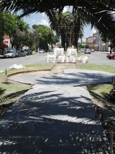 Homenajean en Luján a Raúl Alfonsín al imponer su nombre a plazoleta y un busto del ex presidente argentino.