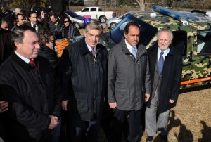 En la imagen se puede ver a Scioli junto a los Ministro Julián Domínguez y Casal.