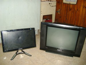 El monitor y TV recuperados.