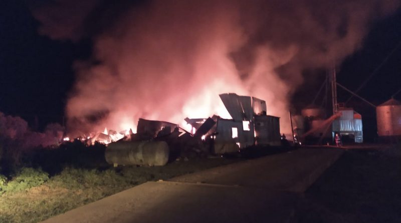 Incendio destruyó una aceitera en Rivas