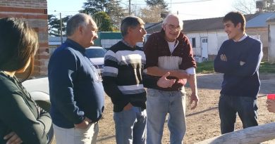 Martín Carnaghi en el Barrio Parque Azul y Bomberos.