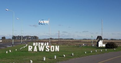 Robaron la bandera argentina en mátil de Acceso a Rawson y Ruta 51